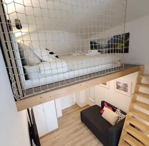 One-bedroom Apartma *